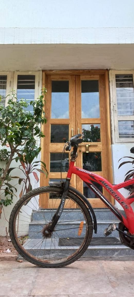 Swanky Sojourns Homestay โกลฮาปูร์ ภายนอก รูปภาพ