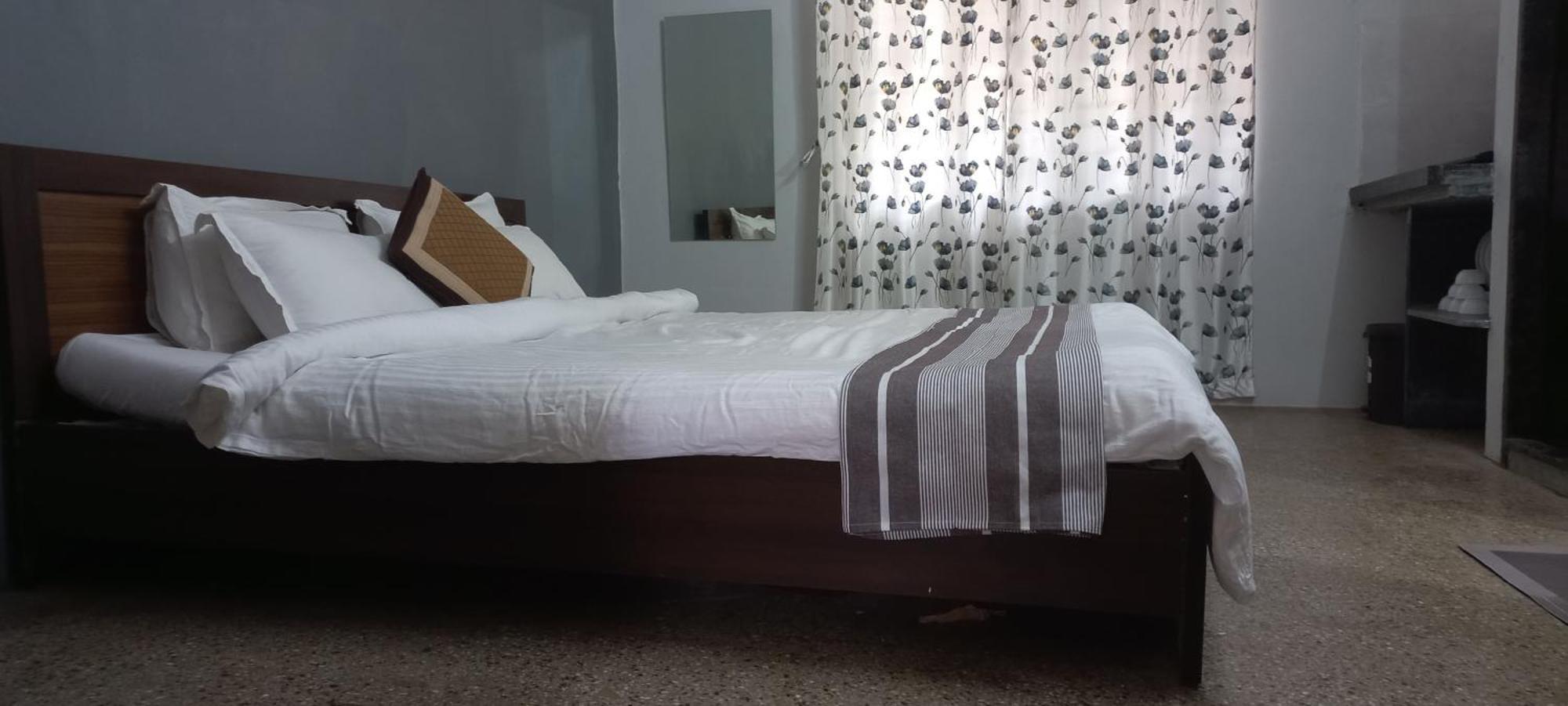 Swanky Sojourns Homestay โกลฮาปูร์ ภายนอก รูปภาพ